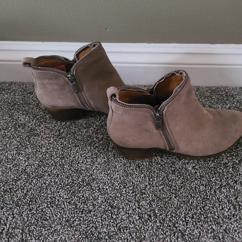 Lucky Brand Bartalino Bootie, Size 7 - Picture 4 of 6
